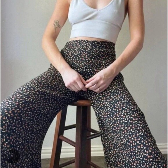 Free People Pants - Free People 4 Pants Black Wide Leg Easy Peasy Cherry Print High Rise Palazzo
